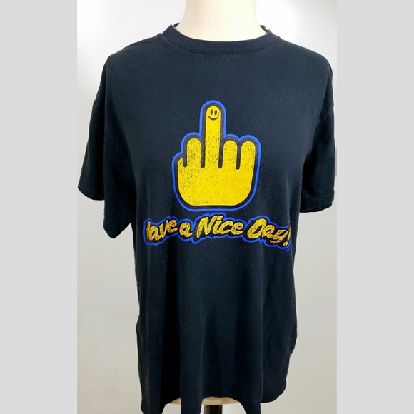 Tops - Short Sleeve Graphic Tee size M